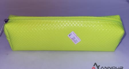 <span style='position: fixed;top: 500px;left: calc( 550px + (100vw - 600px)/2);'></span>
<table width='100%' border='0'>
  <tr>
    <td style='padding: 5px;width: 70%;background-color:#ec0d0d;vertical-align: middle;font-size:35px;height: 102px;border-radius: 20px;'>Check Leather Pencil Case</td>
    <td class='watch' align='center' style='position: fixed; background-image:url(assets/price.png);background-size: cover;
    font-size: 45px;
    top: 645px;
    left: calc( 460px + (100vw - 600px)/2);
    width: 245px;
    height: 200px;
    text-align: -webkit-center;
    vertical-align: middle;'><div style='padding-top: 90px;transform: rotate(7deg);'><span>20.00  R</span></div></td>    
  </tr>
</table>