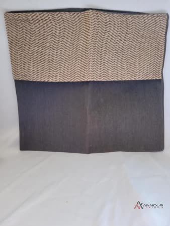 <span style='position: fixed;top: 500px;left: calc( 550px + (100vw - 600px)/2);'></span>
<table width='100%' border='0'>
  <tr>
    <td style='padding: 5px;width: 70%;background-color:#ec0d0d;vertical-align: middle;font-size:35px;height: 102px;border-radius: 20px;'>Pattern Chair cover</td>
    <td class='watch' align='center' style='position: fixed; background-image:url(assets/price.png);background-size: cover;
    font-size: 45px;
    top: 645px;
    left: calc( 460px + (100vw - 600px)/2);
    width: 245px;
    height: 200px;
    text-align: -webkit-center;
    vertical-align: middle;'><div style='padding-top: 90px;transform: rotate(7deg);'><span>40.00  R</span></div></td>    
  </tr>
</table>