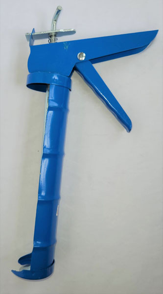 <span style='position: fixed;top: 500px;left: calc( 550px + (100vw - 600px)/2);'></span>
<table width='100%' border='0'>
  <tr>
    <td style='padding: 5px;width: 70%;background-color:#ec0d0d;vertical-align: middle;font-size:35px;height: 102px;border-radius: 20px;'>Pretul Blue Silicone Gun</td>
    <td class='watch' align='center' style='position: fixed; background-image:url(assets/price.png);background-size: cover;
    font-size: 45px;
    top: 645px;
    left: calc( 460px + (100vw - 600px)/2);
    width: 245px;
    height: 200px;
    text-align: -webkit-center;
    vertical-align: middle;'><div style='padding-top: 90px;transform: rotate(7deg);'><span>32.00  R</span></div></td>    
  </tr>
</table>