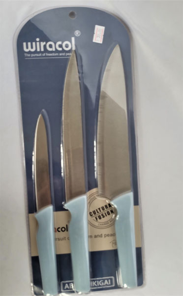 <span style='position: fixed;top: 500px;left: calc( 550px + (100vw - 600px)/2);'></span>
<table width='100%' border='0'>
  <tr>
    <td style='padding: 5px;width: 70%;background-color:#ec0d0d;vertical-align: middle;font-size:35px;height: 102px;border-radius: 20px;'>Wiracol Kitchen Knives *3Pcs</td>
    <td class='watch' align='center' style='position: fixed; background-image:url(assets/price.png);background-size: cover;
    font-size: 45px;
    top: 645px;
    left: calc( 460px + (100vw - 600px)/2);
    width: 245px;
    height: 200px;
    text-align: -webkit-center;
    vertical-align: middle;'><div style='padding-top: 90px;transform: rotate(7deg);'><span>70.00  R</span></div></td>    
  </tr>
</table>