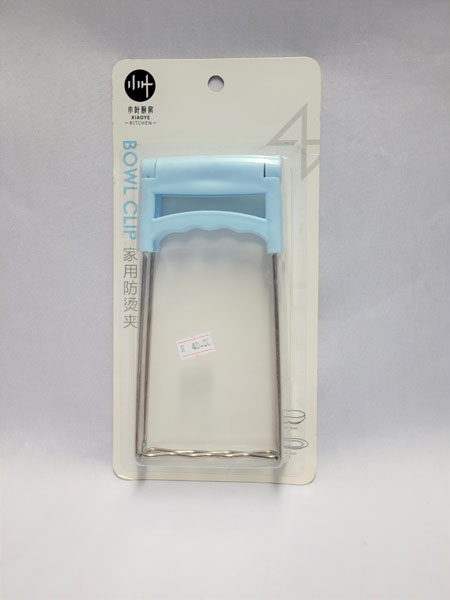 <span style='position: fixed;top: 500px;left: calc( 550px + (100vw - 600px)/2);'></span>
<table width='100%' border='0'>
  <tr>
    <td style='padding: 5px;width: 70%;background-color:#ec0d0d;vertical-align: middle;font-size:35px;height: 102px;border-radius: 20px;'>Xiaoye Kitchen Bowl Clip</td>
    <td class='watch' align='center' style='position: fixed; background-image:url(assets/price.png);background-size: cover;
    font-size: 45px;
    top: 645px;
    left: calc( 460px + (100vw - 600px)/2);
    width: 245px;
    height: 200px;
    text-align: -webkit-center;
    vertical-align: middle;'><div style='padding-top: 90px;transform: rotate(7deg);'><span>40.00  R</span></div></td>    
  </tr>
</table>