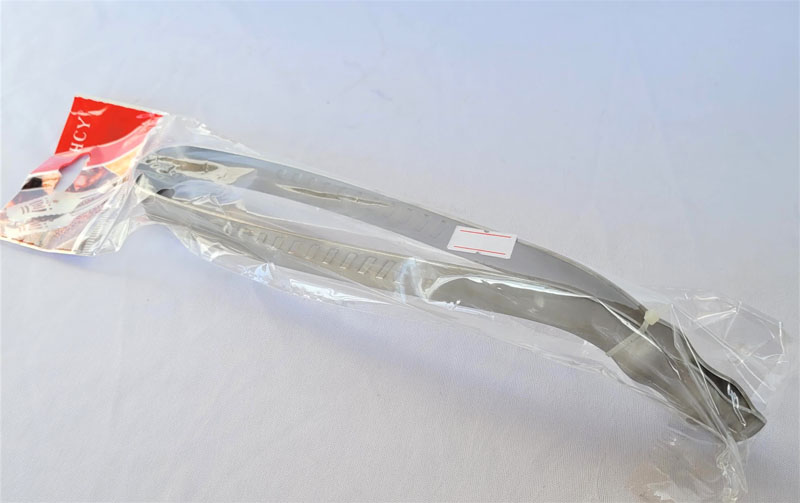 <span style='position: fixed;top: 500px;left: calc( 550px + (100vw - 600px)/2);'></span>
<table width='100%' border='0'>
  <tr>
    <td style='padding: 5px;width: 70%;background-color:#ec0d0d;vertical-align: middle;font-size:35px;height: 102px;border-radius: 20px;'>HCY Small Clips</td>
    <td class='watch' align='center' style='position: fixed; background-image:url(assets/price.png);background-size: cover;
    font-size: 45px;
    top: 645px;
    left: calc( 460px + (100vw - 600px)/2);
    width: 245px;
    height: 200px;
    text-align: -webkit-center;
    vertical-align: middle;'><div style='padding-top: 90px;transform: rotate(7deg);'><span>48.00  R</span></div></td>    
  </tr>
</table>