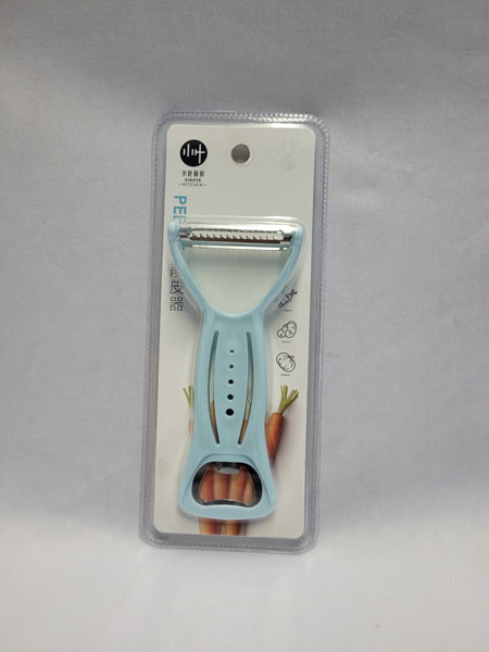 <span style='position: fixed;top: 500px;left: calc( 550px + (100vw - 600px)/2);'></span>
<table width='100%' border='0'>
  <tr>
    <td style='padding: 5px;width: 70%;background-color:#ec0d0d;vertical-align: middle;font-size:35px;height: 102px;border-radius: 20px;'>Xiaoye Peeler</td>
    <td class='watch' align='center' style='position: fixed; background-image:url(assets/price.png);background-size: cover;
    font-size: 45px;
    top: 645px;
    left: calc( 460px + (100vw - 600px)/2);
    width: 245px;
    height: 200px;
    text-align: -webkit-center;
    vertical-align: middle;'><div style='padding-top: 90px;transform: rotate(7deg);'><span>38.00  R</span></div></td>    
  </tr>
</table>