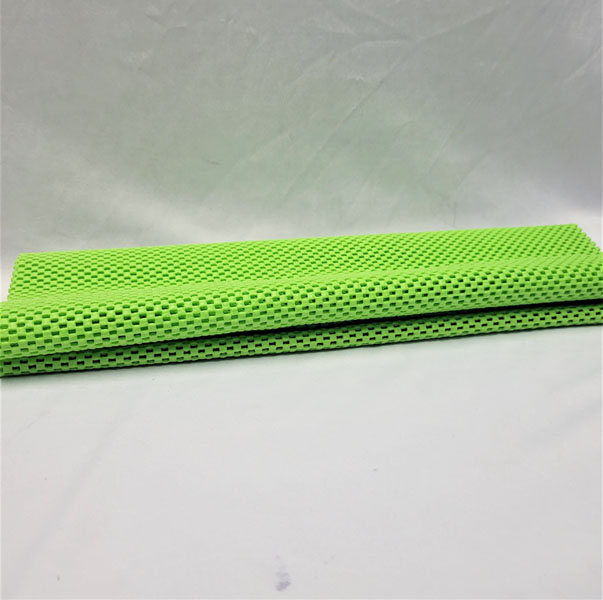 <span style='position: fixed;top: 500px;left: calc( 550px + (100vw - 600px)/2);'></span>
<table width='100%' border='0'>
  <tr>
    <td style='padding: 5px;width: 70%;background-color:#ec0d0d;vertical-align: middle;font-size:35px;height: 102px;border-radius: 20px;'>Long Place mat</td>
    <td class='watch' align='center' style='position: fixed; background-image:url(assets/price.png);background-size: cover;
    font-size: 45px;
    top: 645px;
    left: calc( 460px + (100vw - 600px)/2);
    width: 245px;
    height: 200px;
    text-align: -webkit-center;
    vertical-align: middle;'><div style='padding-top: 90px;transform: rotate(7deg);'><span>30.00  R</span></div></td>    
  </tr>
</table>