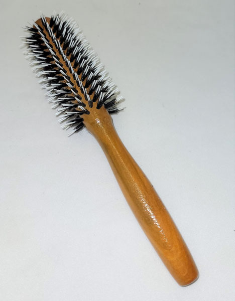 <span style='position: fixed;top: 500px;left: calc( 550px + (100vw - 600px)/2);'></span>
<table width='100%' border='0'>
  <tr>
    <td style='padding: 5px;width: 70%;background-color:#ec0d0d;vertical-align: middle;font-size:35px;height: 102px;border-radius: 20px;'>Round Brush with Black & White Bristle</td>
    <td class='watch' align='center' style='position: fixed; background-image:url(assets/price.png);background-size: cover;
    font-size: 45px;
    top: 645px;
    left: calc( 460px + (100vw - 600px)/2);
    width: 245px;
    height: 200px;
    text-align: -webkit-center;
    vertical-align: middle;'><div style='padding-top: 90px;transform: rotate(7deg);'><span>32.00  R</span></div></td>    
  </tr>
</table>