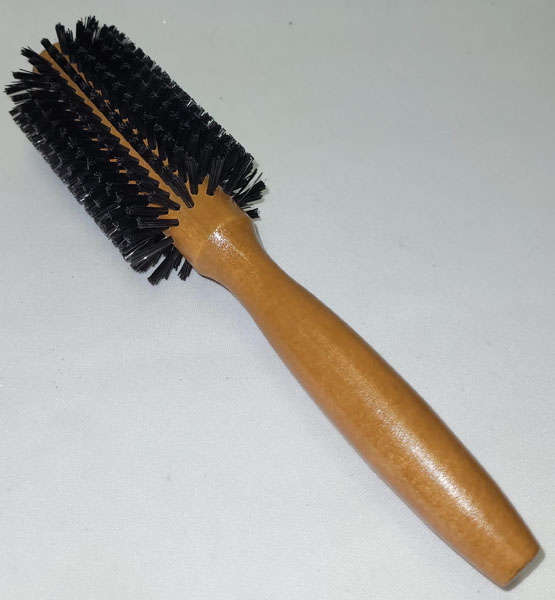 <span style='position: fixed;top: 500px;left: calc( 550px + (100vw - 600px)/2);'></span>
<table width='100%' border='0'>
  <tr>
    <td style='padding: 5px;width: 70%;background-color:#ec0d0d;vertical-align: middle;font-size:35px;height: 102px;border-radius: 20px;'>Round Brush with Black Bristle</td>
    <td class='watch' align='center' style='position: fixed; background-image:url(assets/price.png);background-size: cover;
    font-size: 45px;
    top: 645px;
    left: calc( 460px + (100vw - 600px)/2);
    width: 245px;
    height: 200px;
    text-align: -webkit-center;
    vertical-align: middle;'><div style='padding-top: 90px;transform: rotate(7deg);'><span>25.00  R</span></div></td>    
  </tr>
</table>