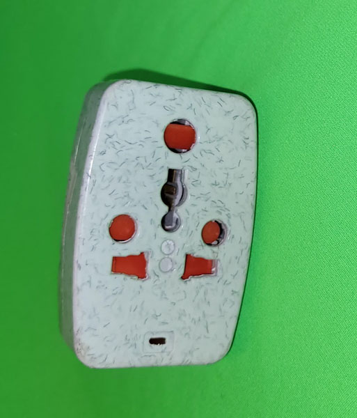 <span style='position: fixed;top: 500px;left: calc( 550px + (100vw - 600px)/2);'></span>
<table width='100%' border='0'>
  <tr>
    <td style='padding: 5px;width: 70%;background-color:#ec0d0d;vertical-align: middle;font-size:35px;height: 102px;border-radius: 20px;'>Safy Plug SF-A009</td>
    <td class='watch' align='center' style='position: fixed; background-image:url(assets/price.png);background-size: cover;
    font-size: 45px;
    top: 645px;
    left: calc( 460px + (100vw - 600px)/2);
    width: 245px;
    height: 200px;
    text-align: -webkit-center;
    vertical-align: middle;'><div style='padding-top: 90px;transform: rotate(7deg);'><span>30.00  R</span></div></td>    
  </tr>
</table>
