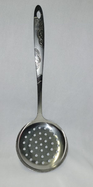 <span style='position: fixed;top: 500px;left: calc( 550px + (100vw - 600px)/2);'></span>
<table width='100%' border='0'>
  <tr>
    <td style='padding: 5px;width: 70%;background-color:#ec0d0d;vertical-align: middle;font-size:35px;height: 102px;border-radius: 20px;'>Slotted Stainless Steel Spoon</td>
    <td class='watch' align='center' style='position: fixed; background-image:url(assets/price.png);background-size: cover;
    font-size: 45px;
    top: 645px;
    left: calc( 460px + (100vw - 600px)/2);
    width: 245px;
    height: 200px;
    text-align: -webkit-center;
    vertical-align: middle;'><div style='padding-top: 90px;transform: rotate(7deg);'><span>19.50  R</span></div></td>    
  </tr>
</table>