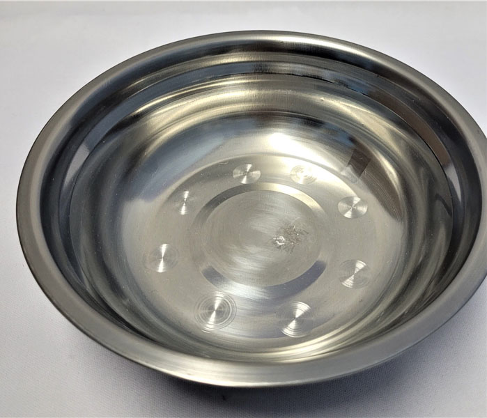 <span style='position: fixed;top: 500px;left: calc( 550px + (100vw - 600px)/2);'></span>
<table width='100%' border='0'>
  <tr>
    <td style='padding: 5px;width: 70%;background-color:#ec0d0d;vertical-align: middle;font-size:35px;height: 102px;border-radius: 20px;'>X Small Silver Steel Bowl [17*5cm ]</td>
    <td class='watch' align='center' style='position: fixed; background-image:url(assets/price.png);background-size: cover;
    font-size: 45px;
    top: 645px;
    left: calc( 460px + (100vw - 600px)/2);
    width: 245px;
    height: 200px;
    text-align: -webkit-center;
    vertical-align: middle;'><div style='padding-top: 90px;transform: rotate(7deg);'><span>8.00  R</span></div></td>    
  </tr>
</table>