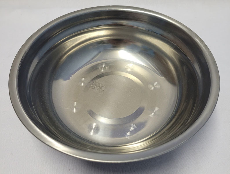 <span style='position: fixed;top: 500px;left: calc( 550px + (100vw - 600px)/2);'></span>
<table width='100%' border='0'>
  <tr>
    <td style='padding: 5px;width: 70%;background-color:#ec0d0d;vertical-align: middle;font-size:35px;height: 102px;border-radius: 20px;'>Small Silver Steel Bowl [19*6cm ]</td>
    <td class='watch' align='center' style='position: fixed; background-image:url(assets/price.png);background-size: cover;
    font-size: 45px;
    top: 645px;
    left: calc( 460px + (100vw - 600px)/2);
    width: 245px;
    height: 200px;
    text-align: -webkit-center;
    vertical-align: middle;'><div style='padding-top: 90px;transform: rotate(7deg);'><span>13.00  R</span></div></td>    
  </tr>
</table>