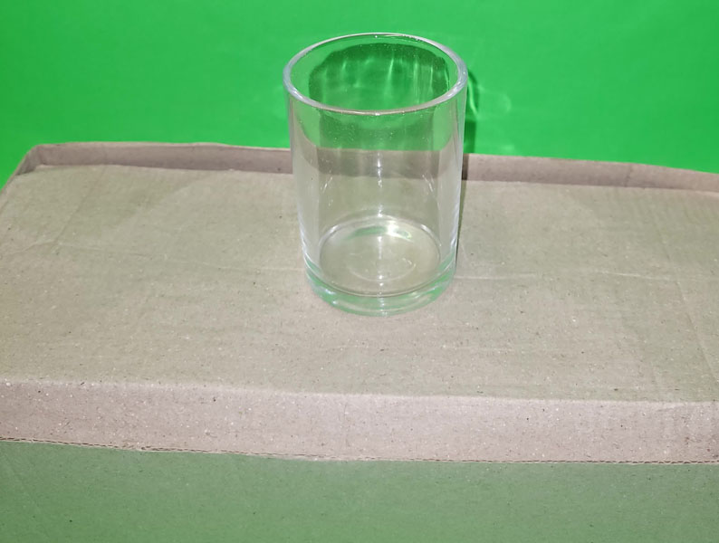 <span style='position: fixed;top: 500px;left: calc( 550px + (100vw - 600px)/2);'></span>
<table width='100%' border='0'>
  <tr>
    <td style='padding: 5px;width: 70%;background-color:#ec0d0d;vertical-align: middle;font-size:35px;height: 102px;border-radius: 20px;'>JB Glasses 10Pc</td>
    <td class='watch' align='center' style='position: fixed; background-image:url(assets/price.png);background-size: cover;
    font-size: 45px;
    top: 645px;
    left: calc( 460px + (100vw - 600px)/2);
    width: 245px;
    height: 200px;
    text-align: -webkit-center;
    vertical-align: middle;'><div style='padding-top: 90px;transform: rotate(7deg);'><span>77.50  R</span></div></td>    
  </tr>
</table>
