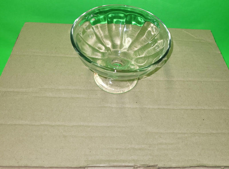 <span style='position: fixed;top: 500px;left: calc( 550px + (100vw - 600px)/2);'></span>
<table width='100%' border='0'>
  <tr>
    <td style='padding: 5px;width: 70%;background-color:#ec0d0d;vertical-align: middle;font-size:35px;height: 102px;border-radius: 20px;'>Dessert Bowls 6 Pcs</td>
    <td class='watch' align='center' style='position: fixed; background-image:url(assets/price.png);background-size: cover;
    font-size: 45px;
    top: 645px;
    left: calc( 460px + (100vw - 600px)/2);
    width: 245px;
    height: 200px;
    text-align: -webkit-center;
    vertical-align: middle;'><div style='padding-top: 90px;transform: rotate(7deg);'><span>75.00  R</span></div></td>    
  </tr>
</table>