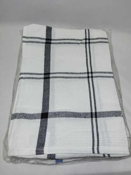 <span style='position: fixed;top: 500px;left: calc( 550px + (100vw - 600px)/2);'></span>
<table width='100%' border='0'>
  <tr>
    <td style='padding: 5px;width: 70%;background-color:#ec0d0d;vertical-align: middle;font-size:35px;height: 102px;border-radius: 20px;'>Premium Lion 45x65cm</td>
    <td class='watch' align='center' style='position: fixed; background-image:url(assets/price.png);background-size: cover;
    font-size: 45px;
    top: 645px;
    left: calc( 460px + (100vw - 600px)/2);
    width: 245px;
    height: 200px;
    text-align: -webkit-center;
    vertical-align: middle;'><div style='padding-top: 90px;transform: rotate(7deg);'><span>14  R</span></div></td>    
  </tr>
</table>