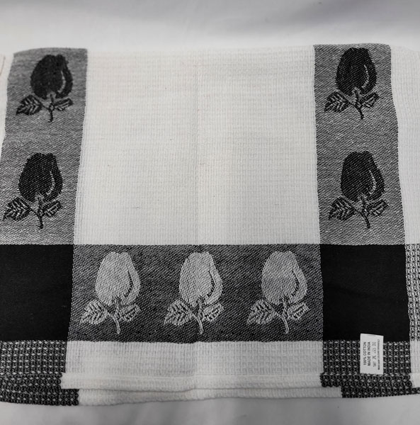 <span style='position: fixed;top: 500px;left: calc( 550px + (100vw - 600px)/2);'></span>
<table width='100%' border='0'>
  <tr>
    <td style='padding: 5px;width: 70%;background-color:#ec0d0d;vertical-align: middle;font-size:35px;height: 102px;border-radius: 20px;'>Premium Lion Dish Cloths 45*65cm</td>
    <td class='watch' align='center' style='position: fixed; background-image:url(assets/price.png);background-size: cover;
    font-size: 45px;
    top: 645px;
    left: calc( 460px + (100vw - 600px)/2);
    width: 245px;
    height: 200px;
    text-align: -webkit-center;
    vertical-align: middle;'><div style='padding-top: 90px;transform: rotate(7deg);'><span>14.00  R</span></div></td>    
  </tr>
</table>