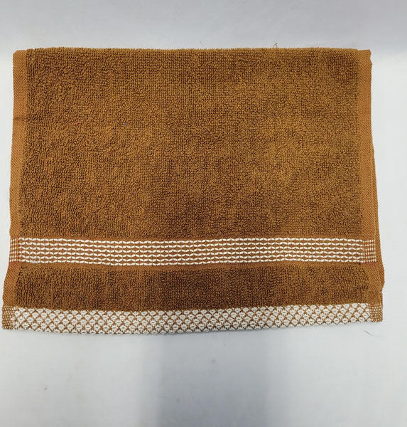 <span style='position: fixed;top: 500px;left: calc( 550px + (100vw - 600px)/2);'></span>
<table width='100%' border='0'>
  <tr>
    <td style='padding: 5px;width: 70%;background-color:#ec0d0d;vertical-align: middle;font-size:35px;height: 102px;border-radius: 20px;'>Dish Cloth With Pattern Edging</td>
    <td class='watch' align='center' style='position: fixed; background-image:url(assets/price.png);background-size: cover;
    font-size: 45px;
    top: 645px;
    left: calc( 460px + (100vw - 600px)/2);
    width: 245px;
    height: 200px;
    text-align: -webkit-center;
    vertical-align: middle;'><div style='padding-top: 90px;transform: rotate(7deg);'><span>12.00  R</span></div></td>    
  </tr>
</table>