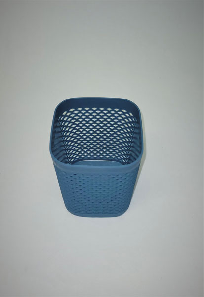 <span style='position: fixed;top: 500px;left: calc( 550px + (100vw - 600px)/2);'></span>
<table width='100%' border='0'>
  <tr>
    <td style='padding: 5px;width: 70%;background-color:#ec0d0d;vertical-align: middle;font-size:35px;height: 102px;border-radius: 20px;'>square knitted container H52-2</td>
    <td class='watch' align='center' style='position: fixed; background-image:url(assets/price.png);background-size: cover;
    font-size: 45px;
    top: 645px;
    left: calc( 460px + (100vw - 600px)/2);
    width: 245px;
    height: 200px;
    text-align: -webkit-center;
    vertical-align: middle;'><div style='padding-top: 90px;transform: rotate(7deg);'><span>12.00  R</span></div></td>    
  </tr>
</table>