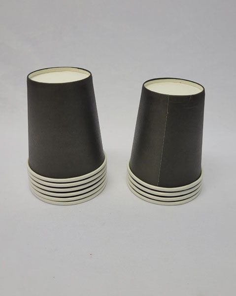 <span style='position: fixed;top: 500px;left: calc( 550px + (100vw - 600px)/2);'></span>
<table width='100%' border='0'>
  <tr>
    <td style='padding: 5px;width: 70%;background-color:#ec0d0d;vertical-align: middle;font-size:35px;height: 102px;border-radius: 20px;'>10Pcs Plain Paper Cups NO6</td>
    <td class='watch' align='center' style='position: fixed; background-image:url(assets/price.png);background-size: cover;
    font-size: 45px;
    top: 645px;
    left: calc( 460px + (100vw - 600px)/2);
    width: 245px;
    height: 200px;
    text-align: -webkit-center;
    vertical-align: middle;'><div style='padding-top: 90px;transform: rotate(7deg);'><span>10.00  R</span></div></td>    
  </tr>
</table>
