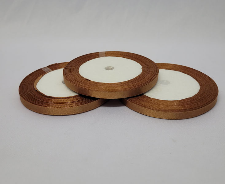 <span style='position: fixed;top: 500px;left: calc( 550px + (100vw - 600px)/2);'></span>
<table width='100%' border='0'>
  <tr>
    <td style='padding: 5px;width: 70%;background-color:#ec0d0d;vertical-align: middle;font-size:35px;height: 102px;border-radius: 20px;'>Satin Ribbon 1/4in. brown</td>
    <td class='watch' align='center' style='position: fixed; background-image:url(assets/price.png);background-size: cover;
    font-size: 45px;
    top: 645px;
    left: calc( 460px + (100vw - 600px)/2);
    width: 245px;
    height: 200px;
    text-align: -webkit-center;
    vertical-align: middle;'><div style='padding-top: 90px;transform: rotate(7deg);'><span>5.00  R</span></div></td>    
  </tr>
</table>