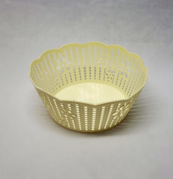 <span style='position: fixed;top: 500px;left: calc( 550px + (100vw - 600px)/2);'></span>
<table width='100%' border='0'>
  <tr>
    <td style='padding: 5px;width: 70%;background-color:#ec0d0d;vertical-align: middle;font-size:35px;height: 102px;border-radius: 20px;'>Round Basket C52-1-619</td>
    <td class='watch' align='center' style='position: fixed; background-image:url(assets/price.png);background-size: cover;
    font-size: 45px;
    top: 645px;
    left: calc( 460px + (100vw - 600px)/2);
    width: 245px;
    height: 200px;
    text-align: -webkit-center;
    vertical-align: middle;'><div style='padding-top: 90px;transform: rotate(7deg);'><span>17.50  R</span></div></td>    
  </tr>
</table>