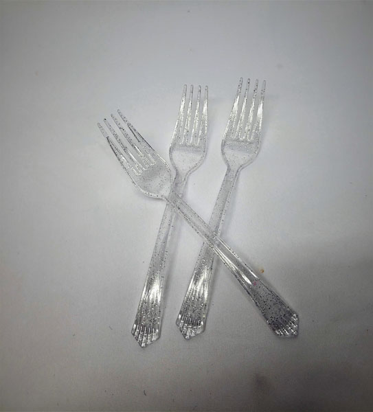 <span style='position: fixed;top: 500px;left: calc( 550px + (100vw - 600px)/2);'></span>
<table width='100%' border='0'>
  <tr>
    <td style='padding: 5px;width: 70%;background-color:#ec0d0d;vertical-align: middle;font-size:35px;height: 102px;border-radius: 20px;'>QJ Disposable Silver Cutlery Forks 20pcs</td>
    <td class='watch' align='center' style='position: fixed; background-image:url(assets/price.png);background-size: cover;
    font-size: 45px;
    top: 645px;
    left: calc( 460px + (100vw - 600px)/2);
    width: 245px;
    height: 200px;
    text-align: -webkit-center;
    vertical-align: middle;'><div style='padding-top: 90px;transform: rotate(7deg);'><span>30.00  R</span></div></td>    
  </tr>
</table>