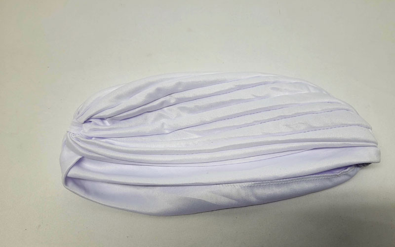 <span style='position: fixed;top: 500px;left: calc( 550px + (100vw - 600px)/2);'></span>
<table width='100%' border='0'>
  <tr>
    <td style='padding: 5px;width: 70%;background-color:#ec0d0d;vertical-align: middle;font-size:35px;height: 102px;border-radius: 20px;'>Mr & Mrs Cake Topper</td>
    <td class='watch' align='center' style='position: fixed; background-image:url(assets/price.png);background-size: cover;
    font-size: 45px;
    top: 645px;
    left: calc( 460px + (100vw - 600px)/2);
    width: 245px;
    height: 200px;
    text-align: -webkit-center;
    vertical-align: middle;'><div style='padding-top: 90px;transform: rotate(7deg);'><span>35.00  R</span></div></td>    
  </tr>
</table>