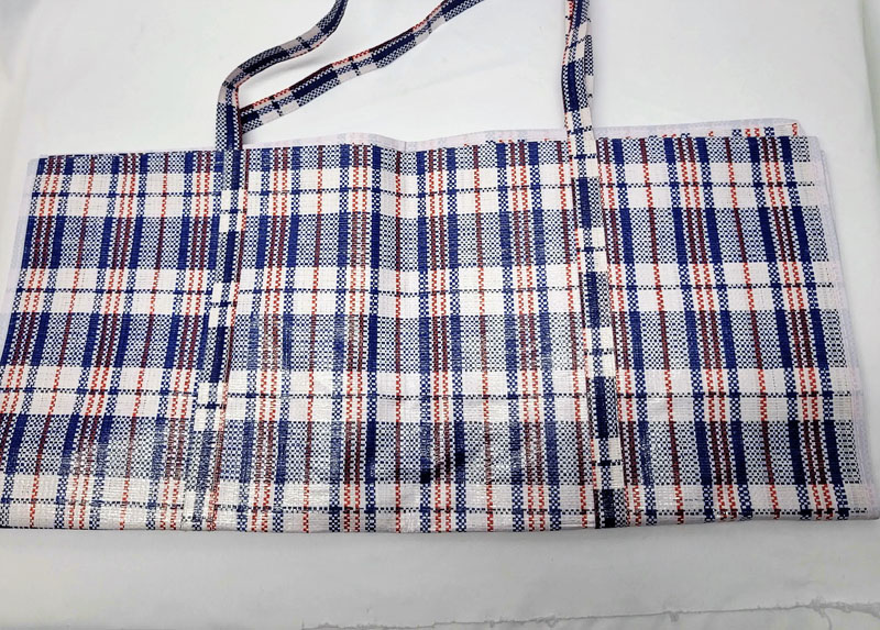 <span style='position: fixed;top: 500px;left: calc( 550px + (100vw - 600px)/2);'></span>
<table width='100%' border='0'>
  <tr>
    <td style='padding: 5px;width: 70%;background-color:#ec0d0d;vertical-align: middle;font-size:35px;height: 102px;border-radius: 20px;'>Check Grocery Bag 509 70x62cm</td>
    <td class='watch' align='center' style='position: fixed; background-image:url(assets/price.png);background-size: cover;
    font-size: 45px;
    top: 645px;
    left: calc( 460px + (100vw - 600px)/2);
    width: 245px;
    height: 200px;
    text-align: -webkit-center;
    vertical-align: middle;'><div style='padding-top: 90px;transform: rotate(7deg);'><span>60.00  R</span></div></td>    
  </tr>
</table>