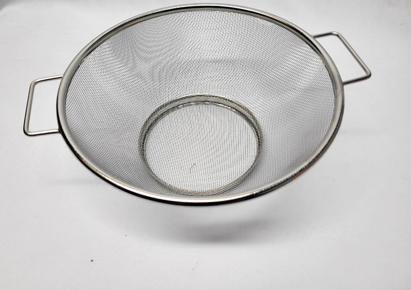 <span style='position: fixed;top: 500px;left: calc( 550px + (100vw - 600px)/2);'></span>
<table width='100%' border='0'>
  <tr>
    <td style='padding: 5px;width: 70%;background-color:#ec0d0d;vertical-align: middle;font-size:35px;height: 102px;border-radius: 20px;'>Strainer Bowl with Handles</td>
    <td class='watch' align='center' style='position: fixed; background-image:url(assets/price.png);background-size: cover;
    font-size: 45px;
    top: 645px;
    left: calc( 460px + (100vw - 600px)/2);
    width: 245px;
    height: 200px;
    text-align: -webkit-center;
    vertical-align: middle;'><div style='padding-top: 90px;transform: rotate(7deg);'><span>50.00  R</span></div></td>    
  </tr>
</table>