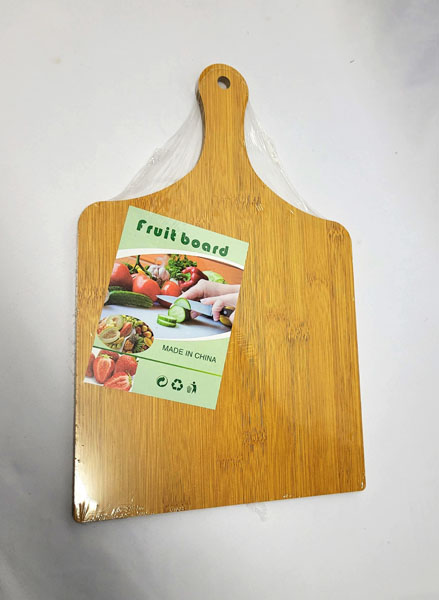 <span style='position: fixed;top: 500px;left: calc( 550px + (100vw - 600px)/2);'></span>
<table width='100%' border='0'>
  <tr>
    <td style='padding: 5px;width: 70%;background-color:#ec0d0d;vertical-align: middle;font-size:35px;height: 102px;border-radius: 20px;'>Wooden Square Chopping Board Item No:TOT -1019-28</td>
    <td class='watch' align='center' style='position: fixed; background-image:url(assets/price.png);background-size: cover;
    font-size: 45px;
    top: 645px;
    left: calc( 460px + (100vw - 600px)/2);
    width: 245px;
    height: 200px;
    text-align: -webkit-center;
    vertical-align: middle;'><div style='padding-top: 90px;transform: rotate(7deg);'><span>60.00  R</span></div></td>    
  </tr>
</table>