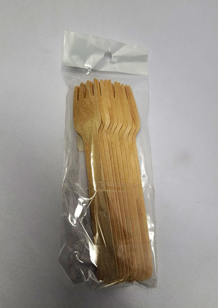 <span style='position: fixed;top: 500px;left: calc( 550px + (100vw - 600px)/2);'></span>
<table width='100%' border='0'>
  <tr>
    <td style='padding: 5px;width: 70%;background-color:#ec0d0d;vertical-align: middle;font-size:35px;height: 102px;border-radius: 20px;'>Long Wooden Forks Item No:8200371</td>
    <td class='watch' align='center' style='position: fixed; background-image:url(assets/price.png);background-size: cover;
    font-size: 45px;
    top: 645px;
    left: calc( 460px + (100vw - 600px)/2);
    width: 245px;
    height: 200px;
    text-align: -webkit-center;
    vertical-align: middle;'><div style='padding-top: 90px;transform: rotate(7deg);'><span>35.00  R</span></div></td>    
  </tr>
</table>