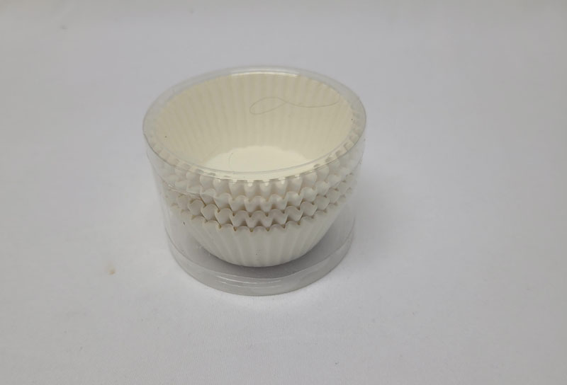 <span style='position: fixed;top: 500px;left: calc( 550px + (100vw - 600px)/2);'></span>
<table width='100%' border='0'>
  <tr>
    <td style='padding: 5px;width: 70%;background-color:#ec0d0d;vertical-align: middle;font-size:35px;height: 102px;border-radius: 20px;'>12CM Cupcake holder White 100pcsItem No:Z1231-5</td>
    <td class='watch' align='center' style='position: fixed; background-image:url(assets/price.png);background-size: cover;
    font-size: 45px;
    top: 645px;
    left: calc( 460px + (100vw - 600px)/2);
    width: 245px;
    height: 200px;
    text-align: -webkit-center;
    vertical-align: middle;'><div style='padding-top: 90px;transform: rotate(7deg);'><span>16.00  R</span></div></td>    
  </tr>
</table>