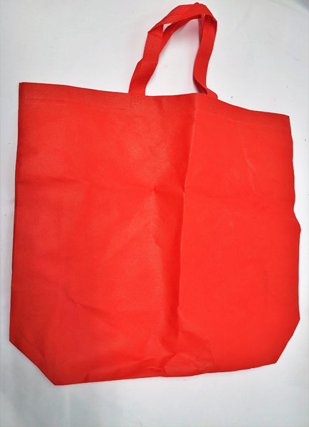 <span style='position: fixed;top: 500px;left: calc( 550px + (100vw - 600px)/2);'></span>
<table width='100%' border='0'>
  <tr>
    <td style='padding: 5px;width: 70%;background-color:#ec0d0d;vertical-align: middle;font-size:35px;height: 102px;border-radius: 20px;'>Material Shopping Bag 45x40cm</td>
    <td class='watch' align='center' style='position: fixed; background-image:url(assets/price.png);background-size: cover;
    font-size: 45px;
    top: 645px;
    left: calc( 460px + (100vw - 600px)/2);
    width: 245px;
    height: 200px;
    text-align: -webkit-center;
    vertical-align: middle;'><div style='padding-top: 90px;transform: rotate(7deg);'><span>20.00  R</span></div></td>    
  </tr>
</table>
