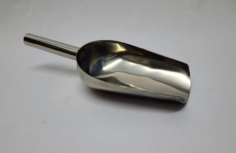 <span style='position: fixed;top: 500px;left: calc( 550px + (100vw - 600px)/2);'></span>
<table width='100%' border='0'>
  <tr>
    <td style='padding: 5px;width: 70%;background-color:#ec0d0d;vertical-align: middle;font-size:35px;height: 102px;border-radius: 20px;'>Metal Scoop 1kg</td>
    <td class='watch' align='center' style='position: fixed; background-image:url(assets/price.png);background-size: cover;
    font-size: 45px;
    top: 645px;
    left: calc( 460px + (100vw - 600px)/2);
    width: 245px;
    height: 200px;
    text-align: -webkit-center;
    vertical-align: middle;'><div style='padding-top: 90px;transform: rotate(7deg);'><span>36.00  R</span></div></td>    
  </tr>
</table>