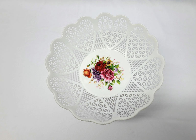 <span style='position: fixed;top: 500px;left: calc( 550px + (100vw - 600px)/2);'></span>
<table width='100%' border='0'>
  <tr>
    <td style='padding: 5px;width: 70%;background-color:#ec0d0d;vertical-align: middle;font-size:35px;height: 102px;border-radius: 20px;'>Basket A-751 23CM</td>
    <td class='watch' align='center' style='position: fixed; background-image:url(assets/price.png);background-size: cover;
    font-size: 45px;
    top: 645px;
    left: calc( 460px + (100vw - 600px)/2);
    width: 245px;
    height: 200px;
    text-align: -webkit-center;
    vertical-align: middle;'><div style='padding-top: 90px;transform: rotate(7deg);'><span>12.00  R</span></div></td>    
  </tr>
</table>