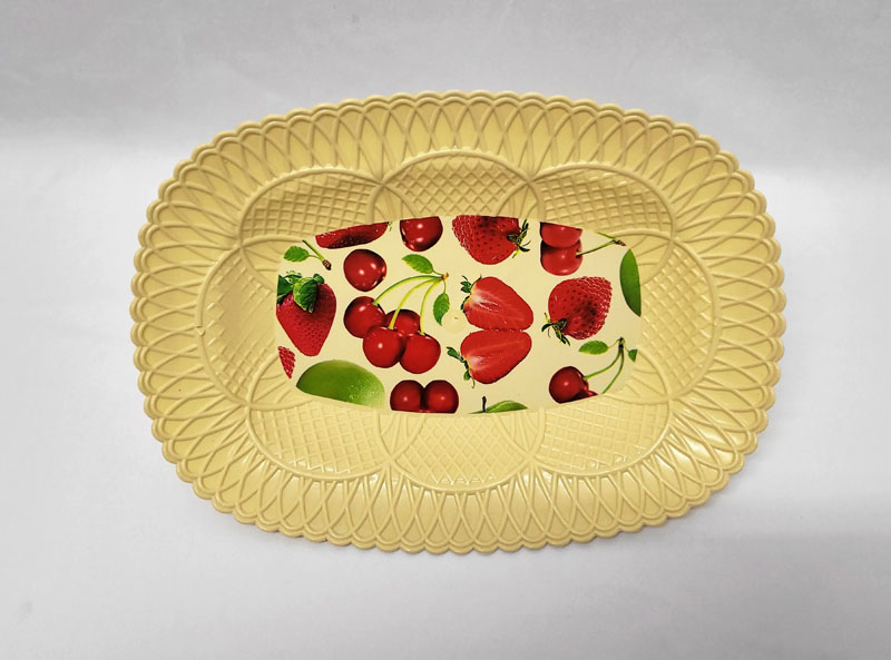 <span style='position: fixed;top: 500px;left: calc( 550px + (100vw - 600px)/2);'></span>
<table width='100%' border='0'>
  <tr>
    <td style='padding: 5px;width: 70%;background-color:#ec0d0d;vertical-align: middle;font-size:35px;height: 102px;border-radius: 20px;'>Long Fruit Basket 28x20cm</td>
    <td class='watch' align='center' style='position: fixed; background-image:url(assets/price.png);background-size: cover;
    font-size: 45px;
    top: 645px;
    left: calc( 460px + (100vw - 600px)/2);
    width: 245px;
    height: 200px;
    text-align: -webkit-center;
    vertical-align: middle;'><div style='padding-top: 90px;transform: rotate(7deg);'><span>15.00  R</span></div></td>    
  </tr>
</table>