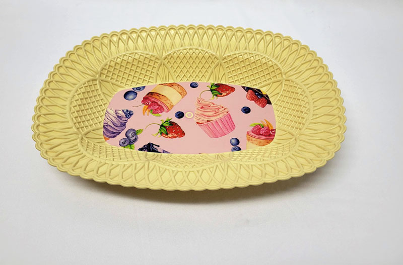 <span style='position: fixed;top: 500px;left: calc( 550px + (100vw - 600px)/2);'></span>
<table width='100%' border='0'>
  <tr>
    <td style='padding: 5px;width: 70%;background-color:#ec0d0d;vertical-align: middle;font-size:35px;height: 102px;border-radius: 20px;'>Long Fruit Basket 32x23cm</td>
    <td class='watch' align='center' style='position: fixed; background-image:url(assets/price.png);background-size: cover;
    font-size: 45px;
    top: 645px;
    left: calc( 460px + (100vw - 600px)/2);
    width: 245px;
    height: 200px;
    text-align: -webkit-center;
    vertical-align: middle;'><div style='padding-top: 90px;transform: rotate(7deg);'><span>17.00  R</span></div></td>    
  </tr>
</table>
