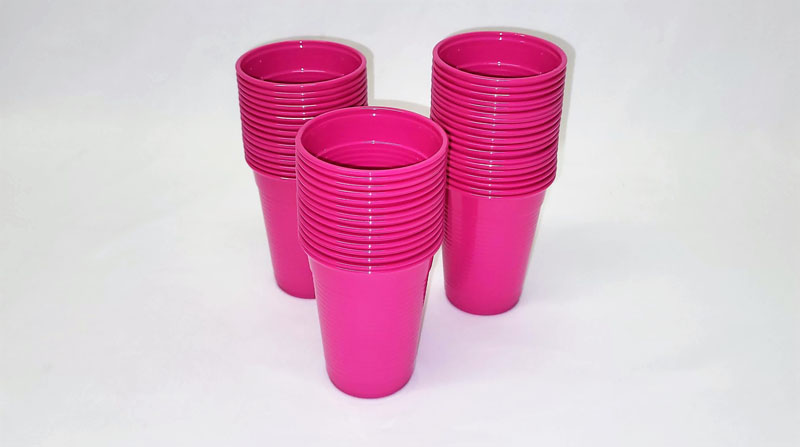<span style='position: fixed;top: 500px;left: calc( 550px + (100vw - 600px)/2);'></span>
<table width='100%' border='0'>
  <tr>
    <td style='padding: 5px;width: 70%;background-color:#ec0d0d;vertical-align: middle;font-size:35px;height: 102px;border-radius: 20px;'>Que Jin 50pcs Item No:200ml</td>
    <td class='watch' align='center' style='position: fixed; background-image:url(assets/price.png);background-size: cover;
    font-size: 45px;
    top: 645px;
    left: calc( 460px + (100vw - 600px)/2);
    width: 245px;
    height: 200px;
    text-align: -webkit-center;
    vertical-align: middle;'><div style='padding-top: 90px;transform: rotate(7deg);'><span>35.00  R</span></div></td>    
  </tr>
</table>