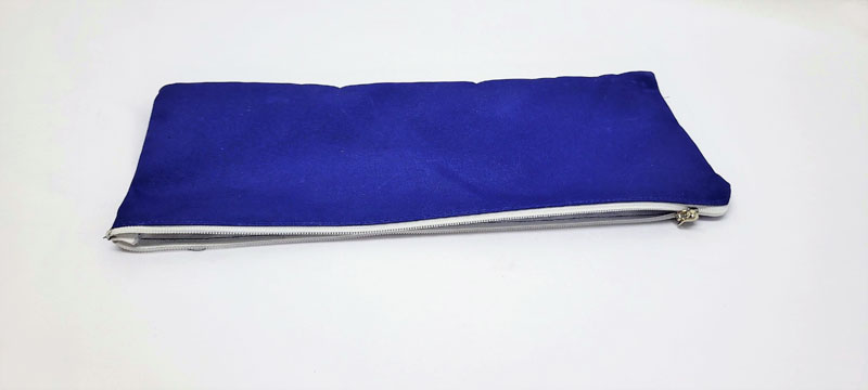<span style='position: fixed;top: 500px;left: calc( 550px + (100vw - 600px)/2);'></span>
<table width='100%' border='0'>
  <tr>
    <td style='padding: 5px;width: 70%;background-color:#ec0d0d;vertical-align: middle;font-size:35px;height: 102px;border-radius: 20px;'>Pencil Case 15x36cm</td>
    <td class='watch' align='center' style='position: fixed; background-image:url(assets/price.png);background-size: cover;
    font-size: 45px;
    top: 645px;
    left: calc( 460px + (100vw - 600px)/2);
    width: 245px;
    height: 200px;
    text-align: -webkit-center;
    vertical-align: middle;'><div style='padding-top: 90px;transform: rotate(7deg);'><span>25.00  R</span></div></td>    
  </tr>
</table>