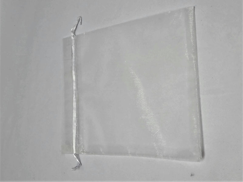 <span style='position: fixed;top: 500px;left: calc( 550px + (100vw - 600px)/2);'></span>
<table width='100%' border='0'>
  <tr>
    <td style='padding: 5px;width: 70%;background-color:#ec0d0d;vertical-align: middle;font-size:35px;height: 102px;border-radius: 20px;'>Big Galvanized Bag 29x20cm</td>
    <td class='watch' align='center' style='position: fixed; background-image:url(assets/price.png);background-size: cover;
    font-size: 45px;
    top: 645px;
    left: calc( 460px + (100vw - 600px)/2);
    width: 245px;
    height: 200px;
    text-align: -webkit-center;
    vertical-align: middle;'><div style='padding-top: 90px;transform: rotate(7deg);'><span>5.00  R</span></div></td>    
  </tr>
</table>