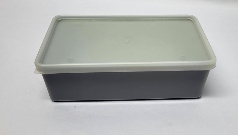 <span style='position: fixed;top: 500px;left: calc( 550px + (100vw - 600px)/2);'></span>
<table width='100%' border='0'>
  <tr>
    <td style='padding: 5px;width: 70%;background-color:#ec0d0d;vertical-align: middle;font-size:35px;height: 102px;border-radius: 20px;'>Lunch Box 8Slice Asp117</td>
    <td class='watch' align='center' style='position: fixed; background-image:url(assets/price.png);background-size: cover;
    font-size: 45px;
    top: 645px;
    left: calc( 460px + (100vw - 600px)/2);
    width: 245px;
    height: 200px;
    text-align: -webkit-center;
    vertical-align: middle;'><div style='padding-top: 90px;transform: rotate(7deg);'><span>19.00  R</span></div></td>    
  </tr>
</table>