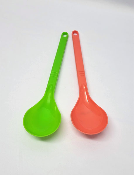 <span style='position: fixed;top: 500px;left: calc( 550px + (100vw - 600px)/2);'></span>
<table width='100%' border='0'>
  <tr>
    <td style='padding: 5px;width: 70%;background-color:#ec0d0d;vertical-align: middle;font-size:35px;height: 102px;border-radius: 20px;'>Spoon Plastic Oval Long Handle asp232</td>
    <td class='watch' align='center' style='position: fixed; background-image:url(assets/price.png);background-size: cover;
    font-size: 45px;
    top: 645px;
    left: calc( 460px + (100vw - 600px)/2);
    width: 245px;
    height: 200px;
    text-align: -webkit-center;
    vertical-align: middle;'><div style='padding-top: 90px;transform: rotate(7deg);'><span>5.00  R</span></div></td>    
  </tr>
</table>