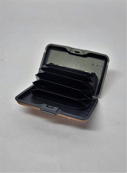 <span style='position: fixed;top: 500px;left: calc( 550px + (100vw - 600px)/2);'></span>
<table width='100%' border='0'>
  <tr>
    <td style='padding: 5px;width: 70%;background-color:#ec0d0d;vertical-align: middle;font-size:35px;height: 102px;border-radius: 20px;'>Caddy Card Holder</td>
    <td class='watch' align='center' style='position: fixed; background-image:url(assets/price.png);background-size: cover;
    font-size: 45px;
    top: 645px;
    left: calc( 460px + (100vw - 600px)/2);
    width: 245px;
    height: 200px;
    text-align: -webkit-center;
    vertical-align: middle;'><div style='padding-top: 90px;transform: rotate(7deg);'><span>20.00  R</span></div></td>    
  </tr>
</table>