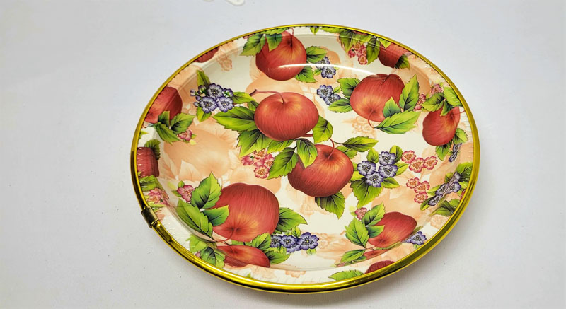 <span style='position: fixed;top: 500px;left: calc( 550px + (100vw - 600px)/2);'></span>
<table width='100%' border='0'>
  <tr>
    <td style='padding: 5px;width: 70%;background-color:#ec0d0d;vertical-align: middle;font-size:35px;height: 102px;border-radius: 20px;'>Plastic Bowl A-701 Item no:1023-30</td>
    <td class='watch' align='center' style='position: fixed; background-image:url(assets/price.png);background-size: cover;
    font-size: 45px;
    top: 645px;
    left: calc( 460px + (100vw - 600px)/2);
    width: 245px;
    height: 200px;
    text-align: -webkit-center;
    vertical-align: middle;'><div style='padding-top: 90px;transform: rotate(7deg);'><span>12.00  R</span></div></td>    
  </tr>
</table>
