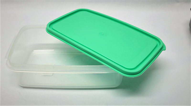 <span style='position: fixed;top: 500px;left: calc( 550px + (100vw - 600px)/2);'></span>
<table width='100%' border='0'>
  <tr>
    <td style='padding: 5px;width: 70%;background-color:#ec0d0d;vertical-align: middle;font-size:35px;height: 102px;border-radius: 20px;'>Dixie 1 Lunchbox</td>
    <td class='watch' align='center' style='position: fixed; background-image:url(assets/price.png);background-size: cover;
    font-size: 45px;
    top: 645px;
    left: calc( 460px + (100vw - 600px)/2);
    width: 245px;
    height: 200px;
    text-align: -webkit-center;
    vertical-align: middle;'><div style='padding-top: 90px;transform: rotate(7deg);'><span>12.50  R</span></div></td>    
  </tr>
</table>