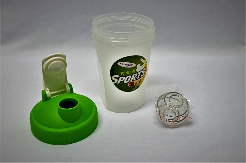 <span style='position: fixed;top: 500px;left: calc( 550px + (100vw - 600px)/2);'></span>
<table width='100%' border='0'>
  <tr>
    <td style='padding: 5px;width: 70%;background-color:#ec0d0d;vertical-align: middle;font-size:35px;height: 102px;border-radius: 20px;'>Sports Shaker Bottler 50ml 616g</td>
    <td class='watch' align='center' style='position: fixed; background-image:url(assets/price.png);background-size: cover;
    font-size: 45px;
    top: 645px;
    left: calc( 460px + (100vw - 600px)/2);
    width: 245px;
    height: 200px;
    text-align: -webkit-center;
    vertical-align: middle;'><div style='padding-top: 90px;transform: rotate(7deg);'><span>27.00  R</span></div></td>    
  </tr>
</table>