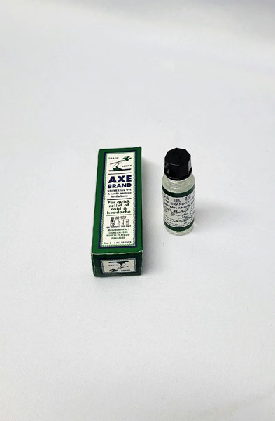 <span style='position: fixed;top: 500px;left: calc( 550px + (100vw - 600px)/2);'></span>
<table width='100%' border='0'>
  <tr>
    <td style='padding: 5px;width: 70%;background-color:#ec0d0d;vertical-align: middle;font-size:35px;height: 102px;border-radius: 20px;'>Trade Mark Axe Brand Universal Oil 3ml</td>
    <td class='watch' align='center' style='position: fixed; background-image:url(assets/price.png);background-size: cover;
    font-size: 45px;
    top: 645px;
    left: calc( 460px + (100vw - 600px)/2);
    width: 245px;
    height: 200px;
    text-align: -webkit-center;
    vertical-align: middle;'><div style='padding-top: 90px;transform: rotate(7deg);'><span>36.00  R</span></div></td>    
  </tr>
</table>